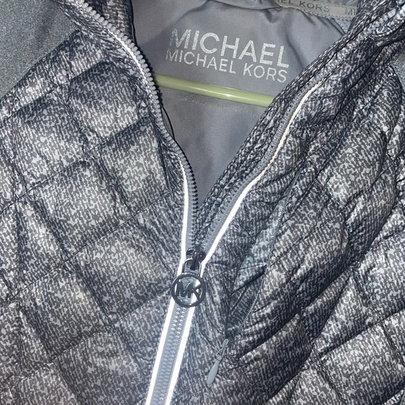 MICHAEL Michael Kors Quilted Duck Down Jacket Puffer Ladies Light Gray Size Med - Picture 6 of 13